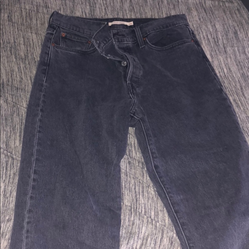 Levi Capris